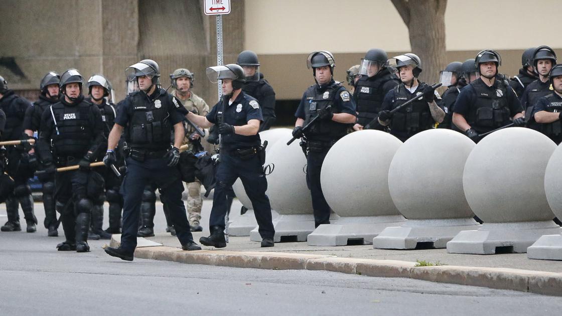 57 Members Of Buffalo Police Riot Response Team Resign After Shoving Incident Crime Buffalonews Com