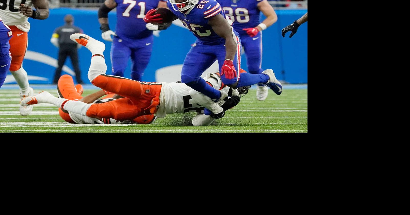 Buffalo Bills running back James Cook (28) runs the ball against the New  York Jets in