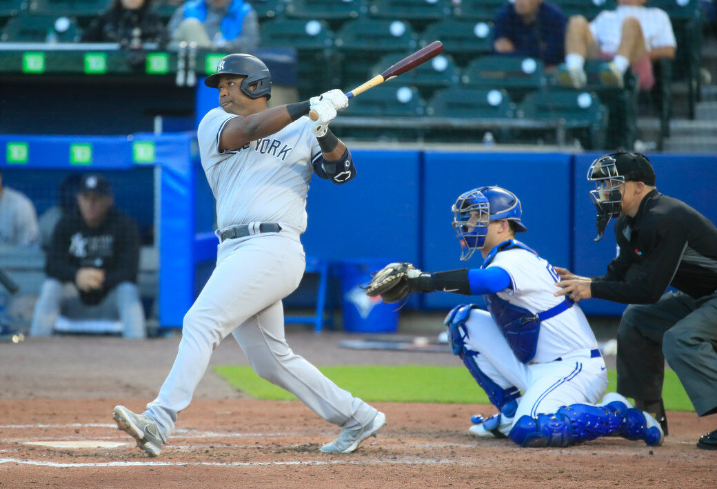 Frazier snaps tie, Yankees come back to beat Blue Jays 6-5