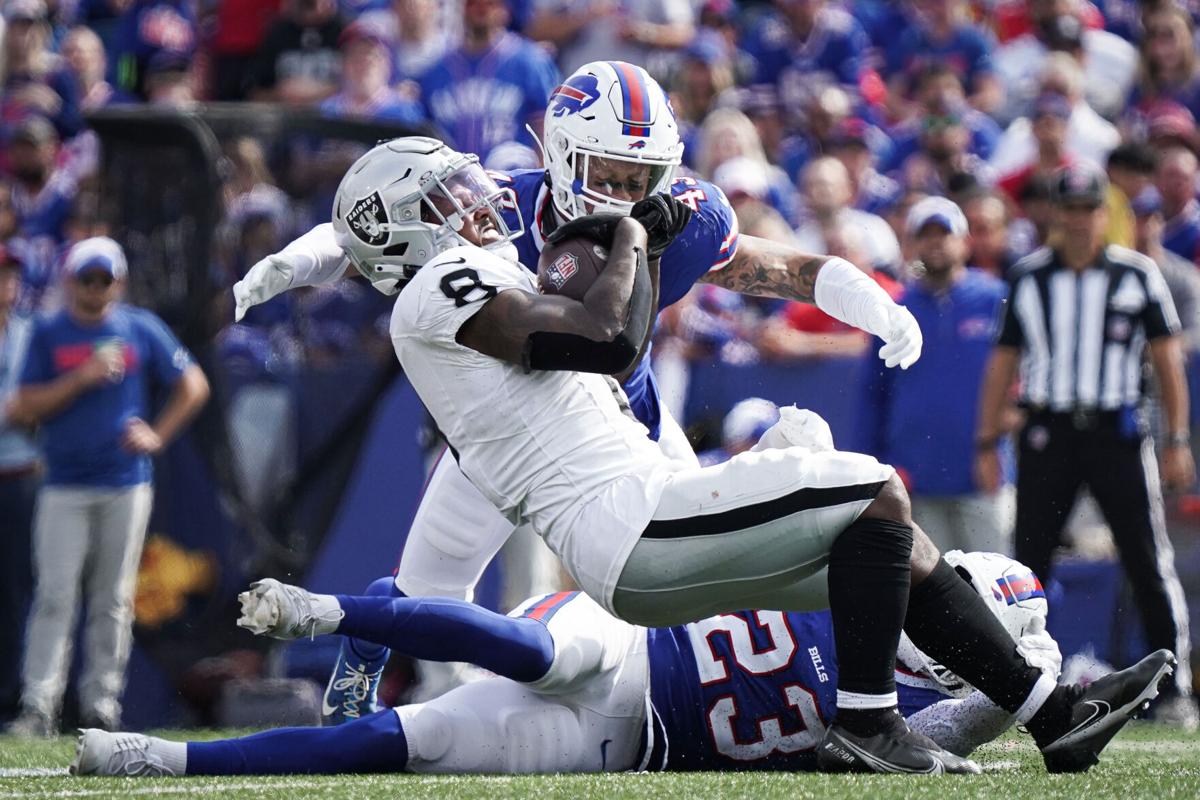 4 Observations: Bills recover with rout over Raiders