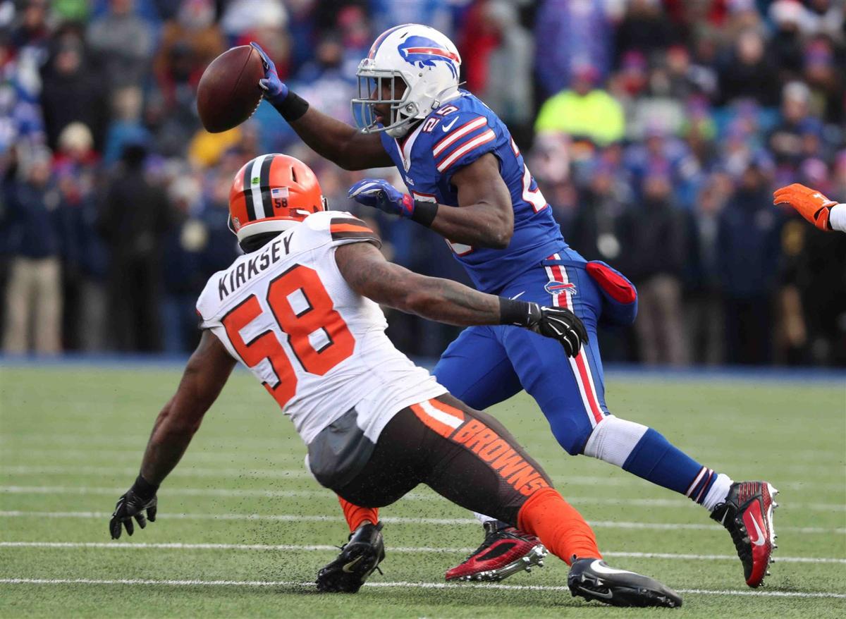 Cleveland Browns defense struggles with communication against Bills