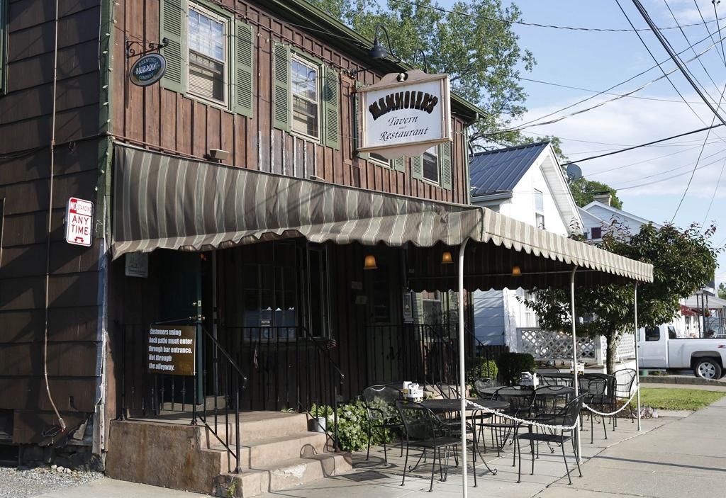 Mammoser S Tavern Is A Hamburg Institution Dining Buffalonews Com