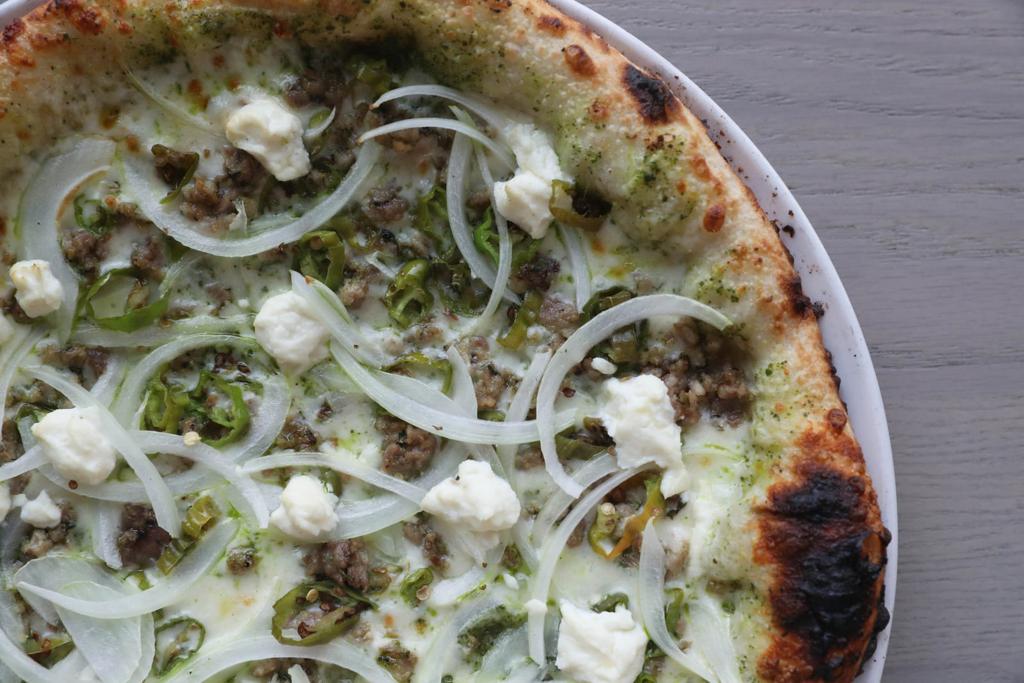 At Jt S A Newborn Restaurant Draws On Siblings Successes Dining Buffalonews Com