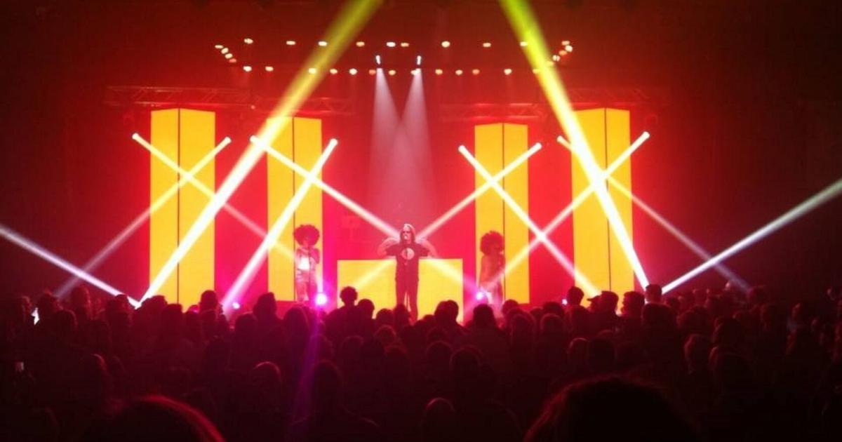 Sold-out Town Ballroom show challenges Todd Rundgren’s longtime fans