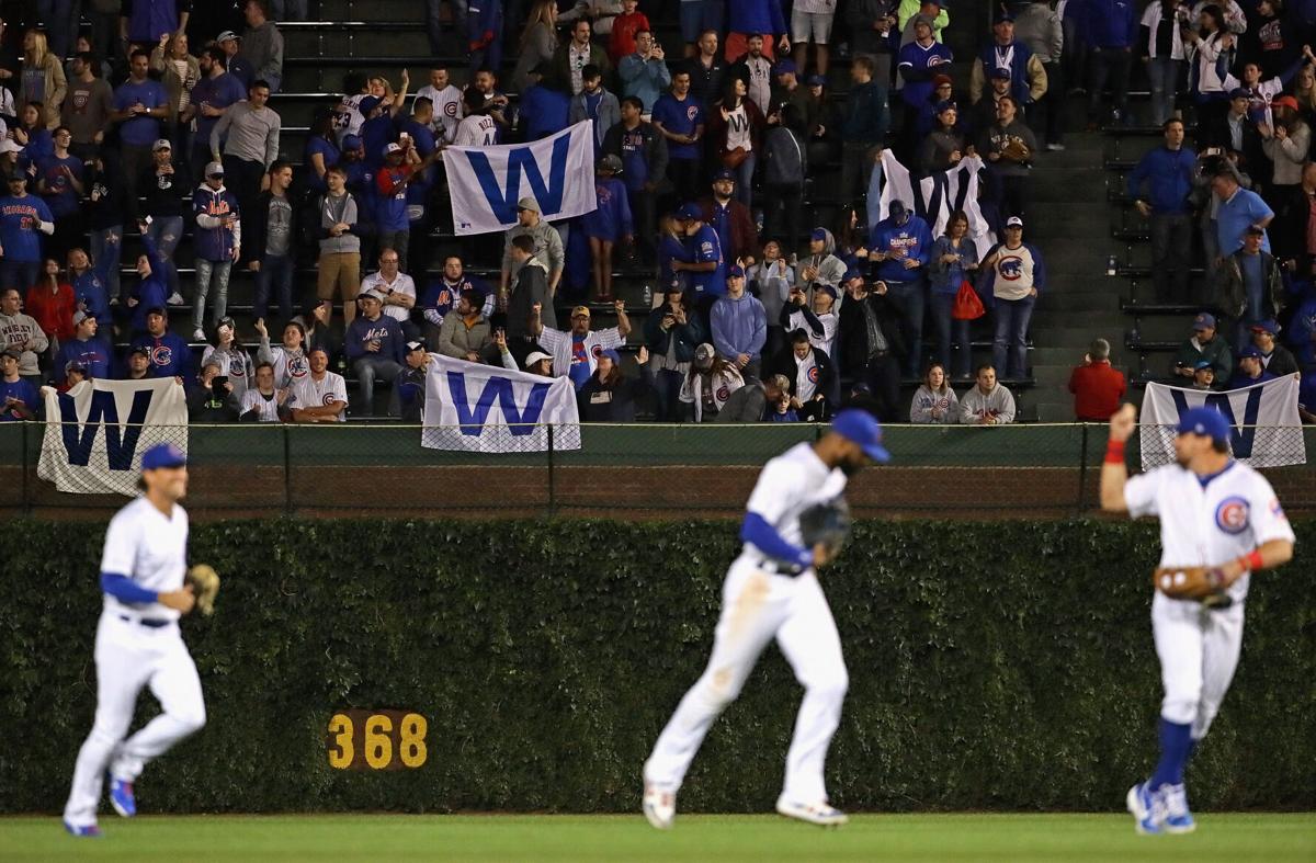 As Giants and Dodgers Face Off, a Superfan Takes to McCovey Cove in Hunt  for the Next 'Splash Hit