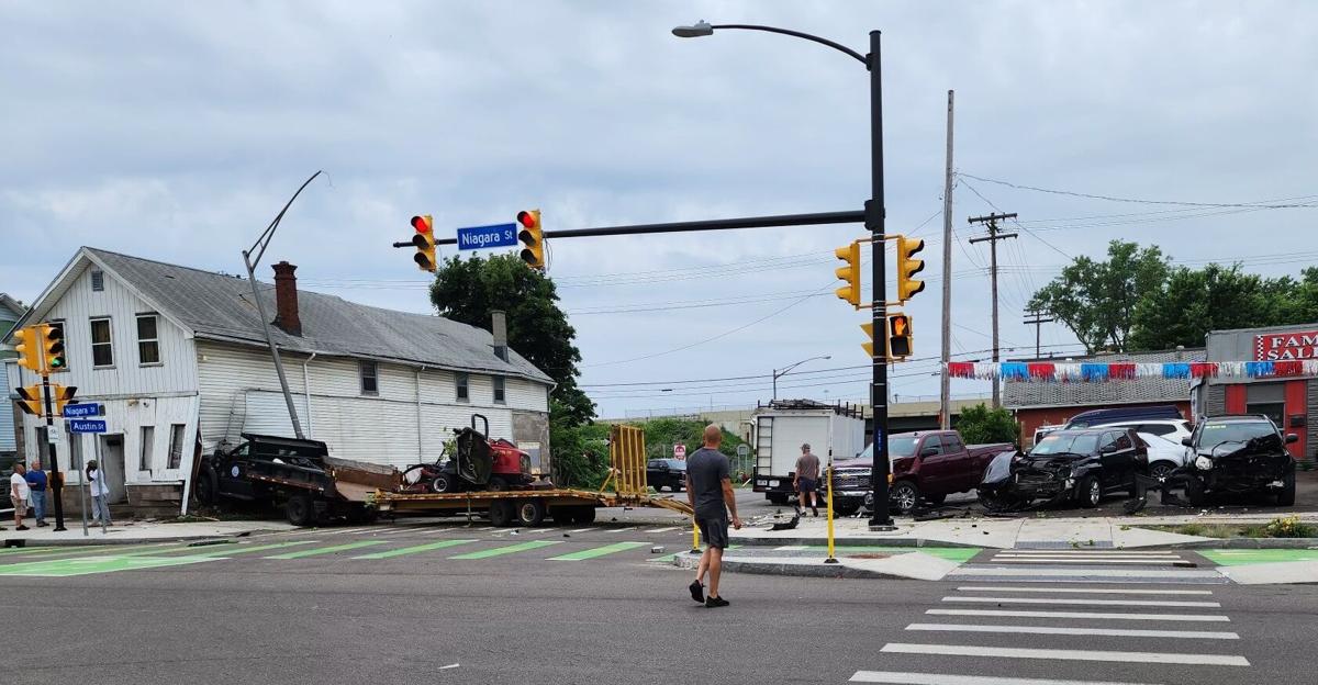 One Person Injured in Buffalo Dump Truck Accident - Gersowitz Libo & Korek, P.C.