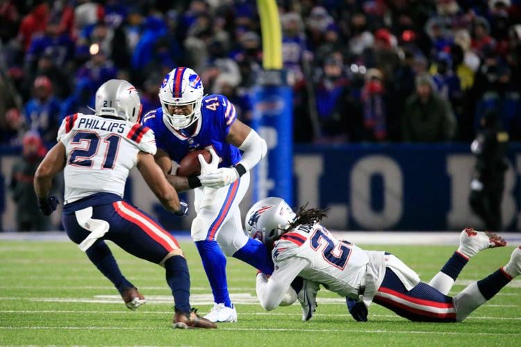 Buffalo Bills - We've re-signed FB Reggie Gilliam to a