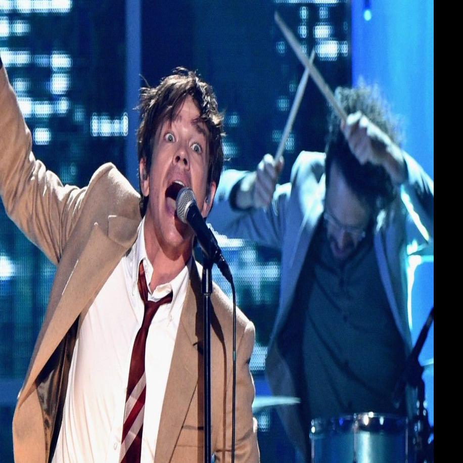 Ruess Concert Is A Love Affair With His Audience Music Buffalonews Com