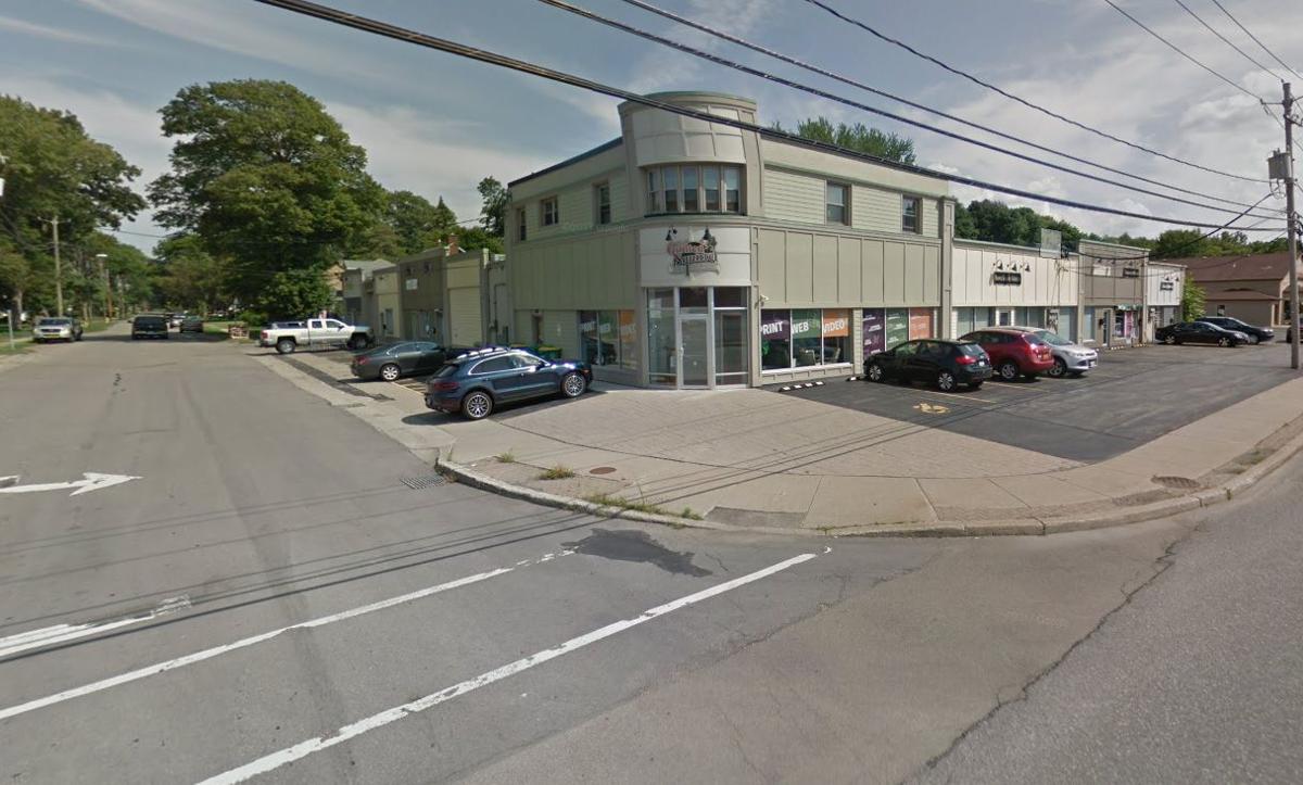 Investors buy strip plaza on Lake Street in Hamburg