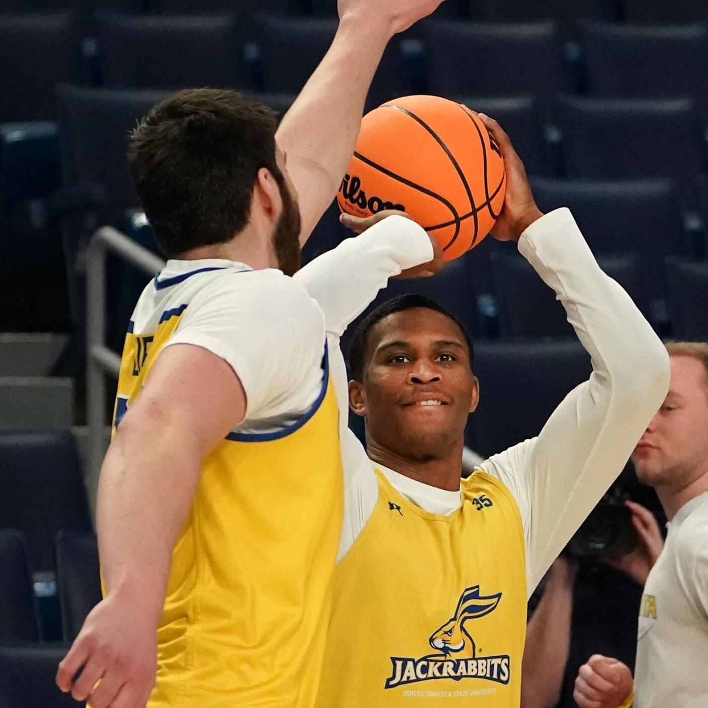 South Dakota State puts nation's longest winning streak on ...