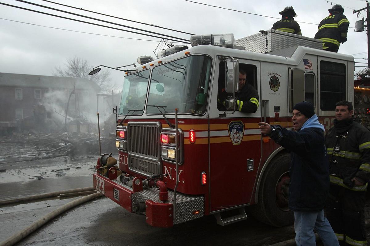 Hurricane Sandy Bears Down On U.S. Mid-Atlantic Coastline
