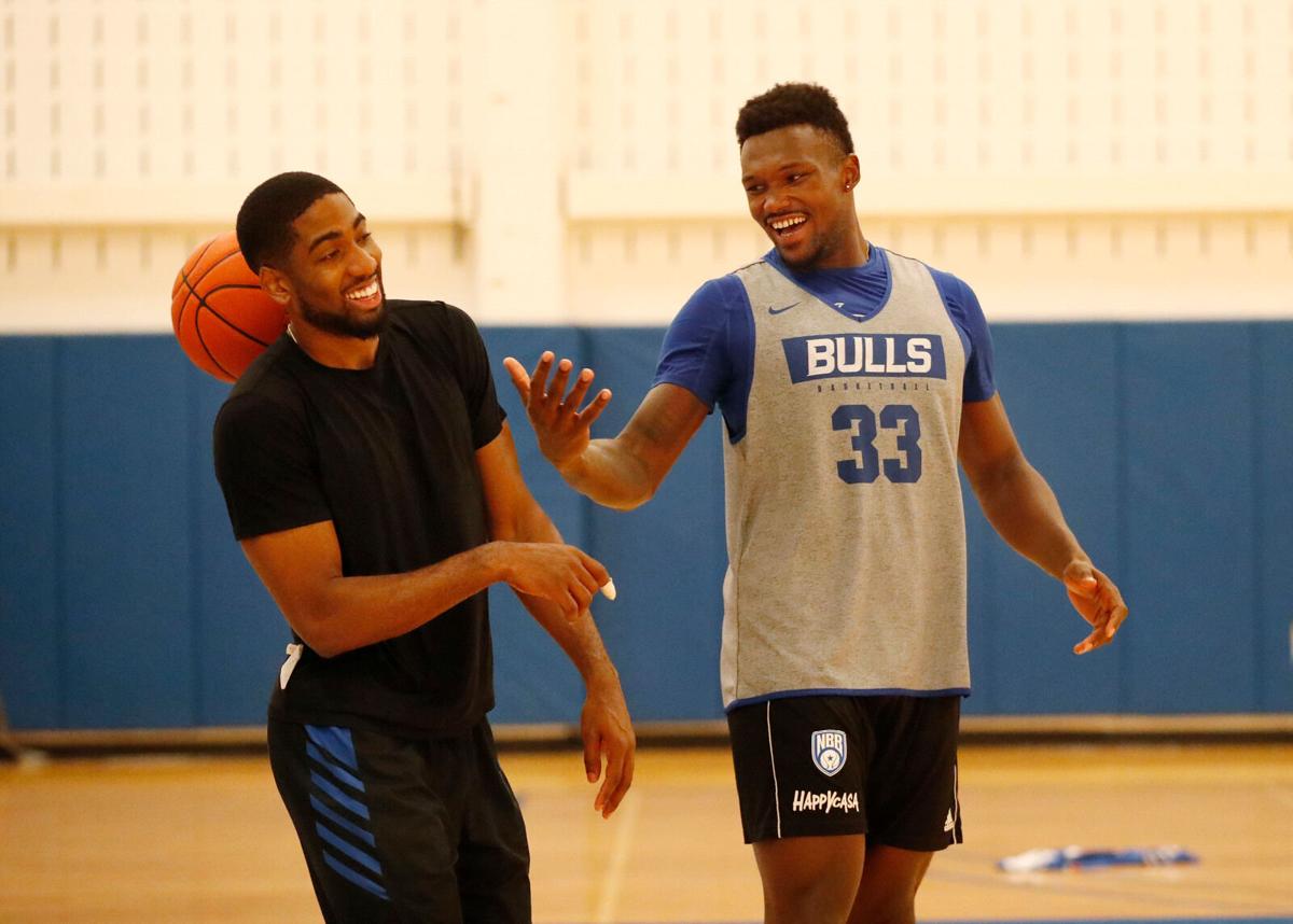 UB basketball alumni team