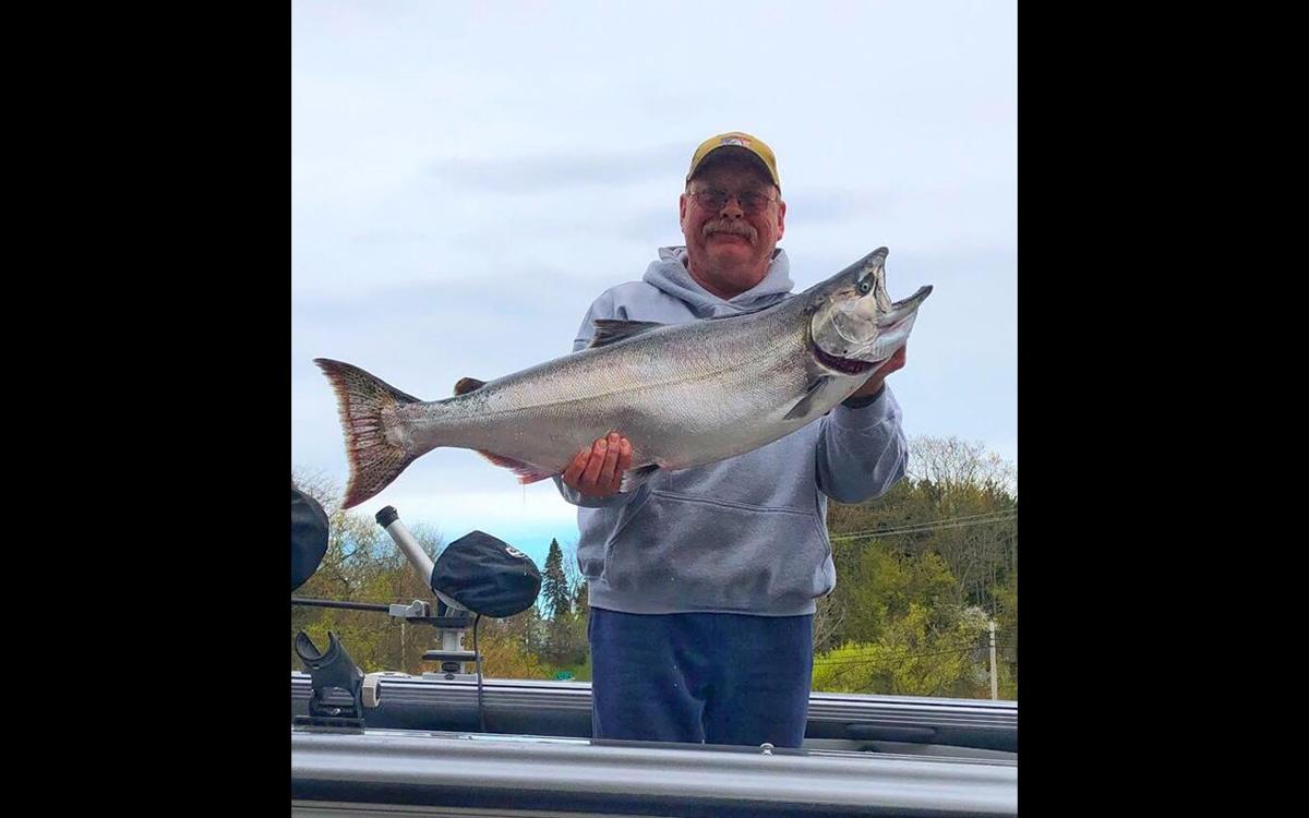 Hamburg Man Wins Spring Loc Grand Prize With 25 Pound 14 Ounce Salmon Buffalo Sports Buffalonews Com