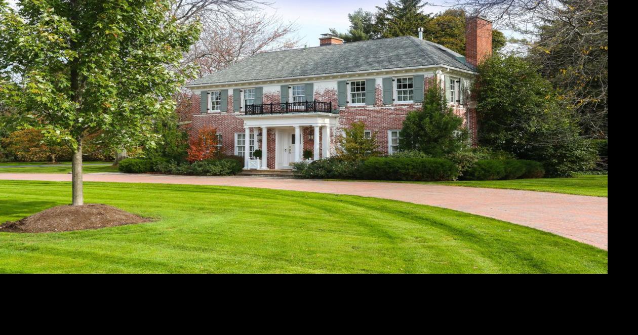 LeBrun Road home, a showcase for art collection, sells for 985,000