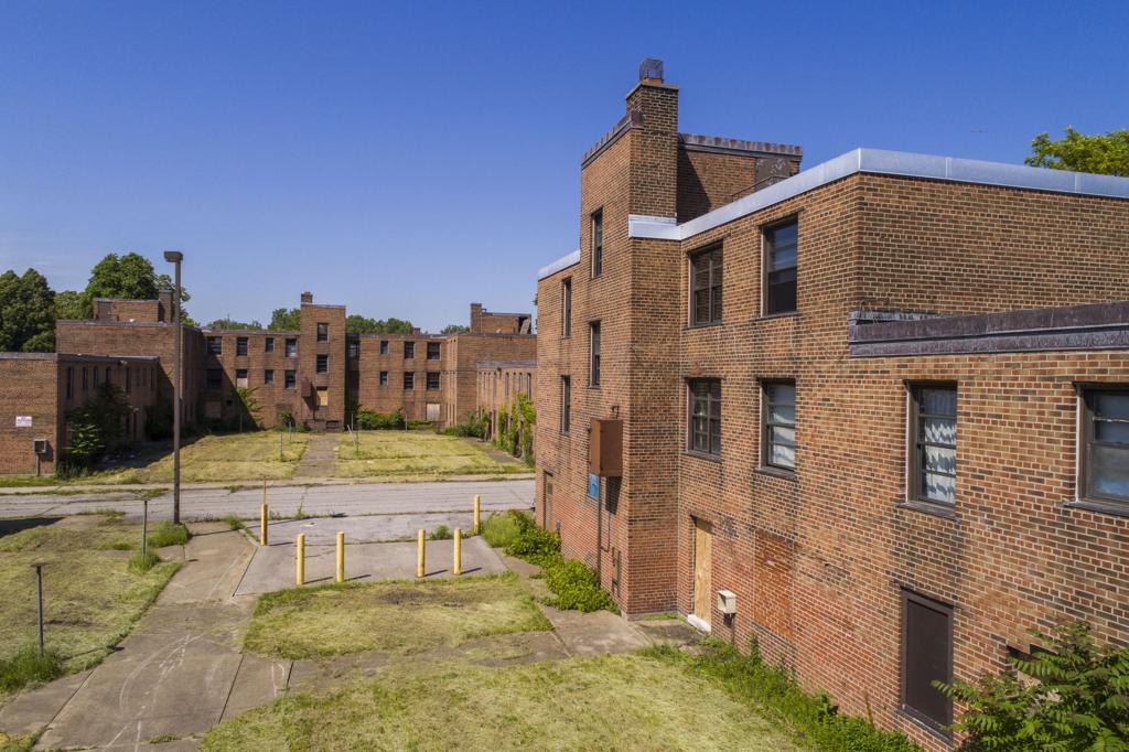 Higgins Perry Complex Needs Rehabbing Not Razing Local News Buffalonews Com