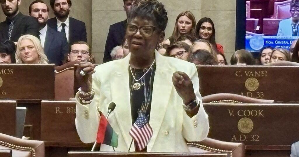 Buffalo's Crystal Peoples-Stokes delivers final words on Assembly floor