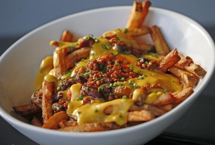 At Juicy Burger Bar, a bid for Hamburg's burger crown