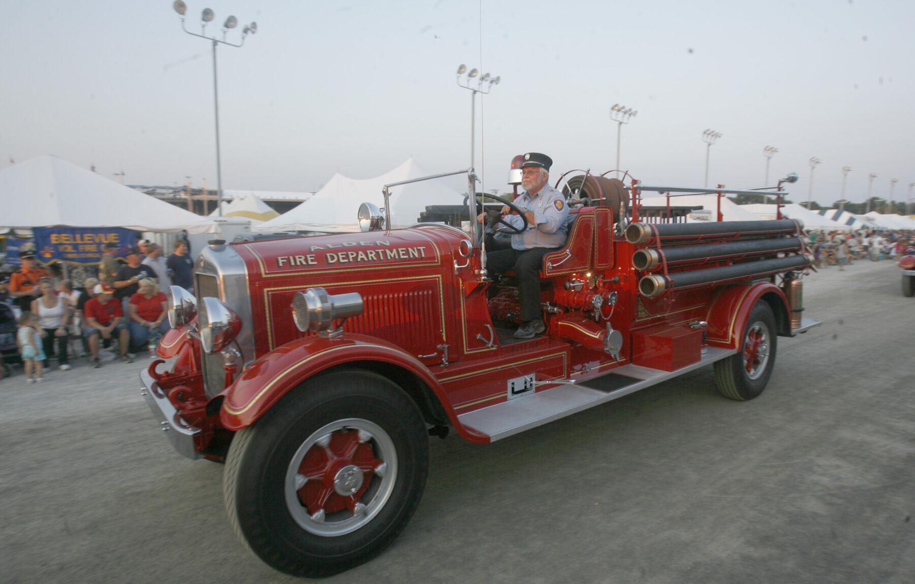 TRADITION SOLDIERS THE VOLUNTEER FIRE BRIGADE 