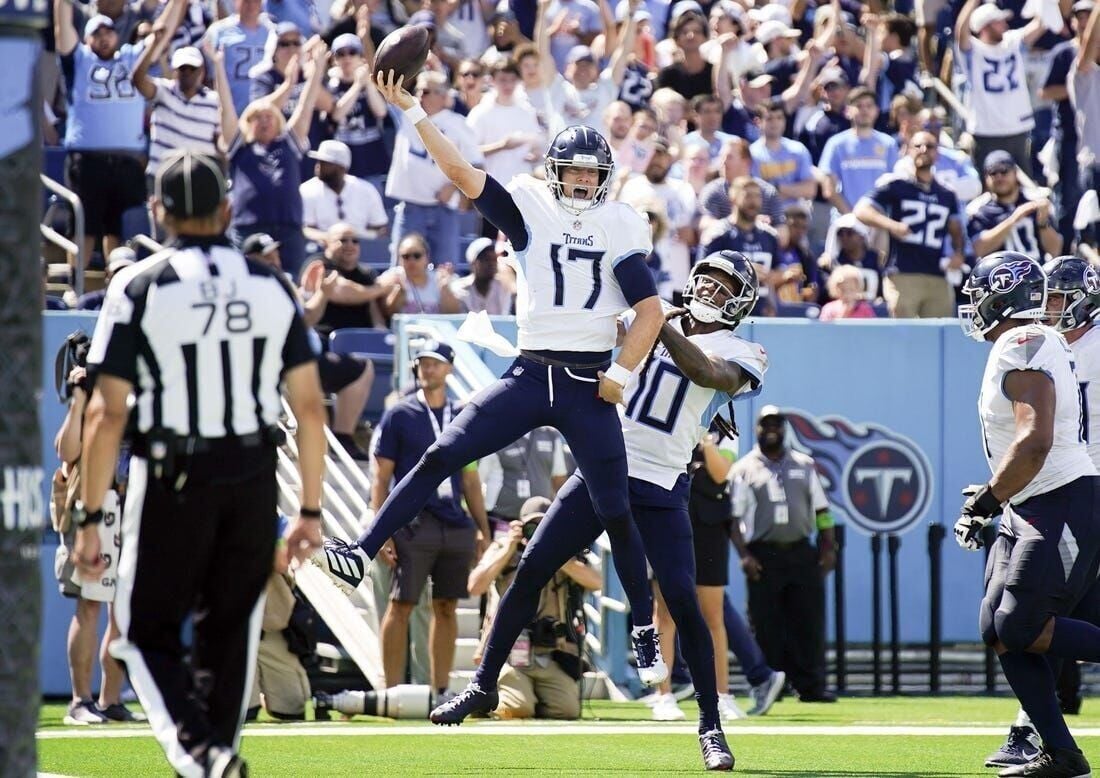 Tennessee Titans hit the road Sunday to take on Los Angeles