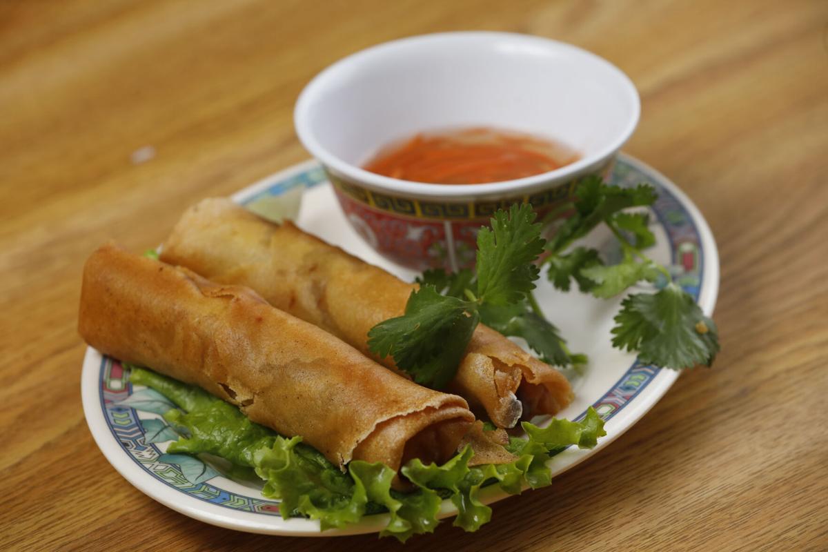 99 Fast Food's Vietnamese egg roll