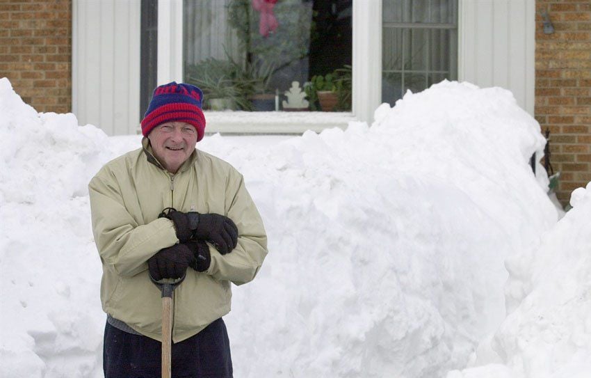 griffin-shovels-snow1
