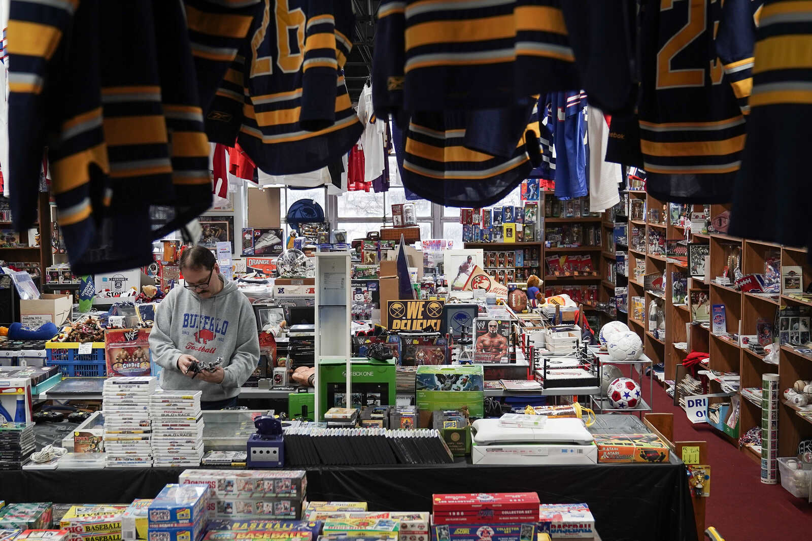 Sports collectibles 2025 buffalo ny