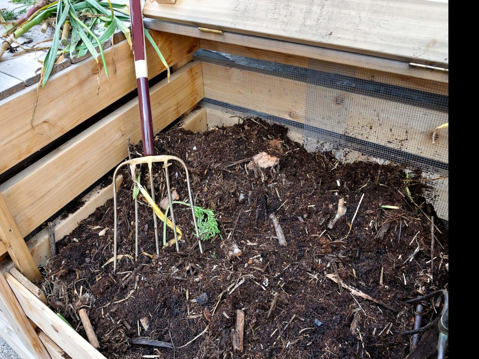 Brush Up On Potting Mix Topsoil Mulch And More Home Garden Buffalonews Com