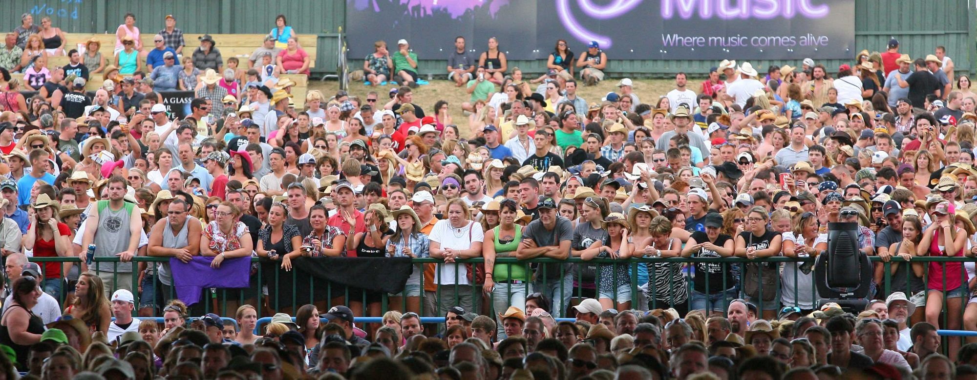 darien lake concert lawn chairs