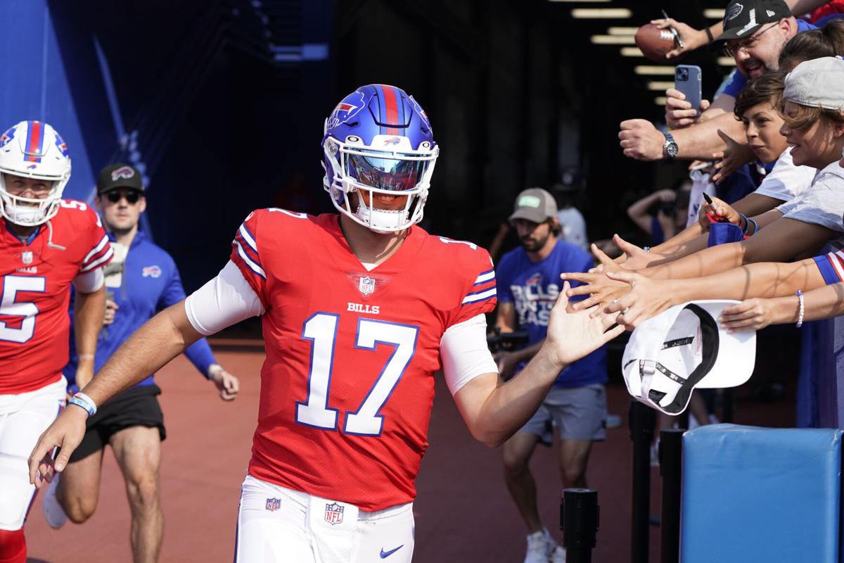 Best photos from the Return of the Blue & Red Bills practice