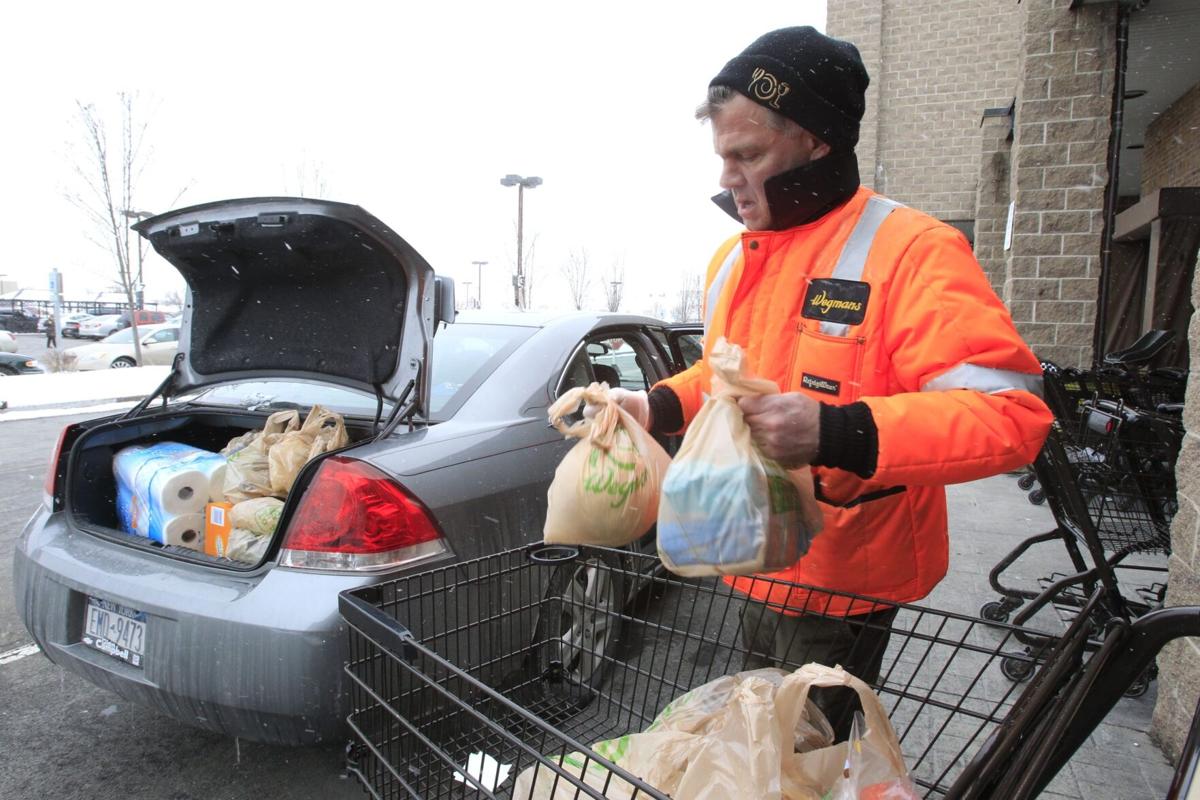In a hot job market, fewer workers earn the minimum wage, but the push is  on to raise it