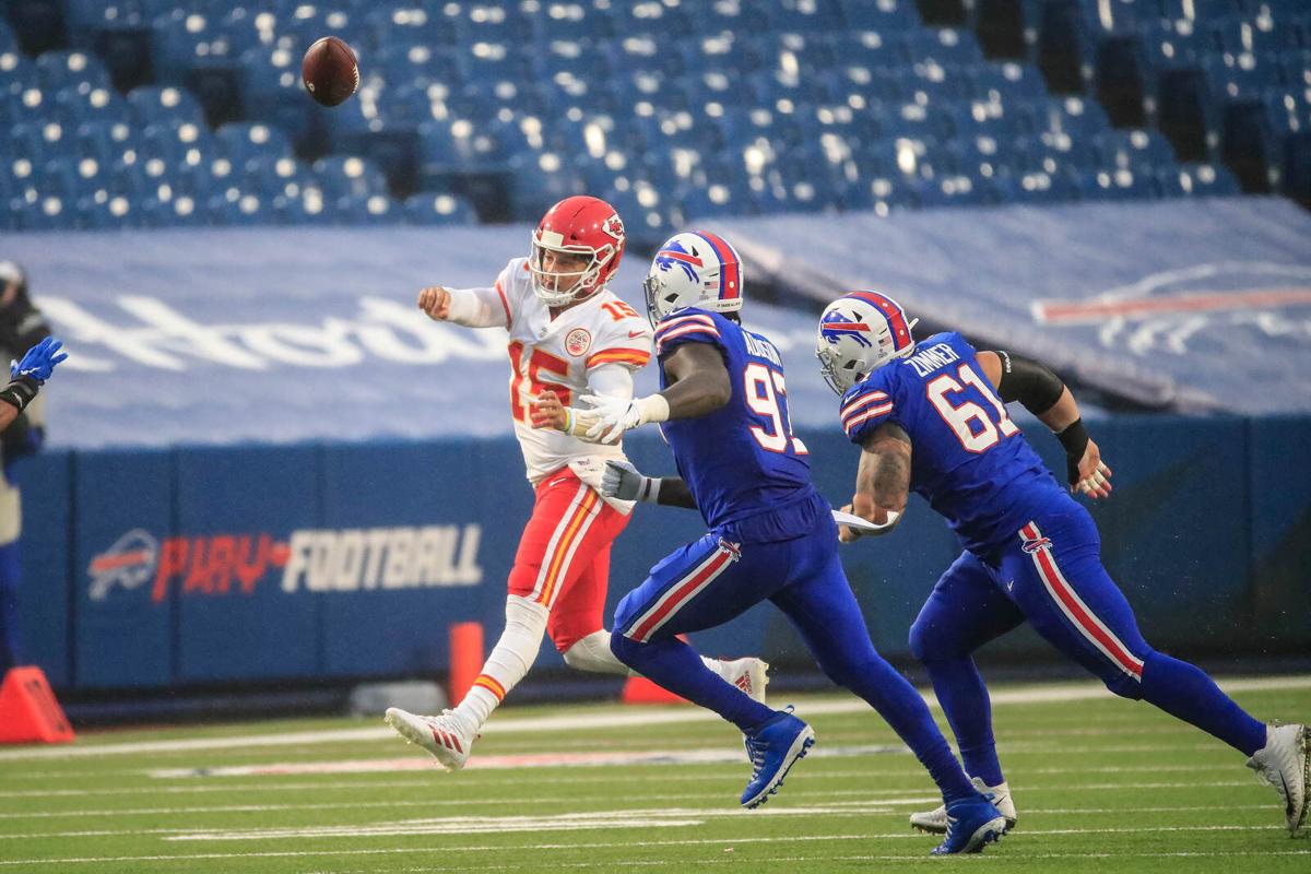 Analysis: Patrick Mahomes' elusiveness put final dagger in Bills' defense |  Buffalo Bills News | NFL | buffalonews.com
