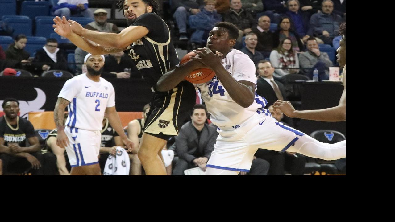 Josh Mballa Makes Inside Moves For Ub Men S Basketball Team