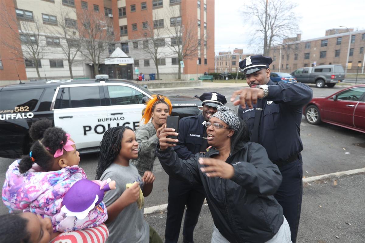 Buffalo's 'singing cops' Multimedia