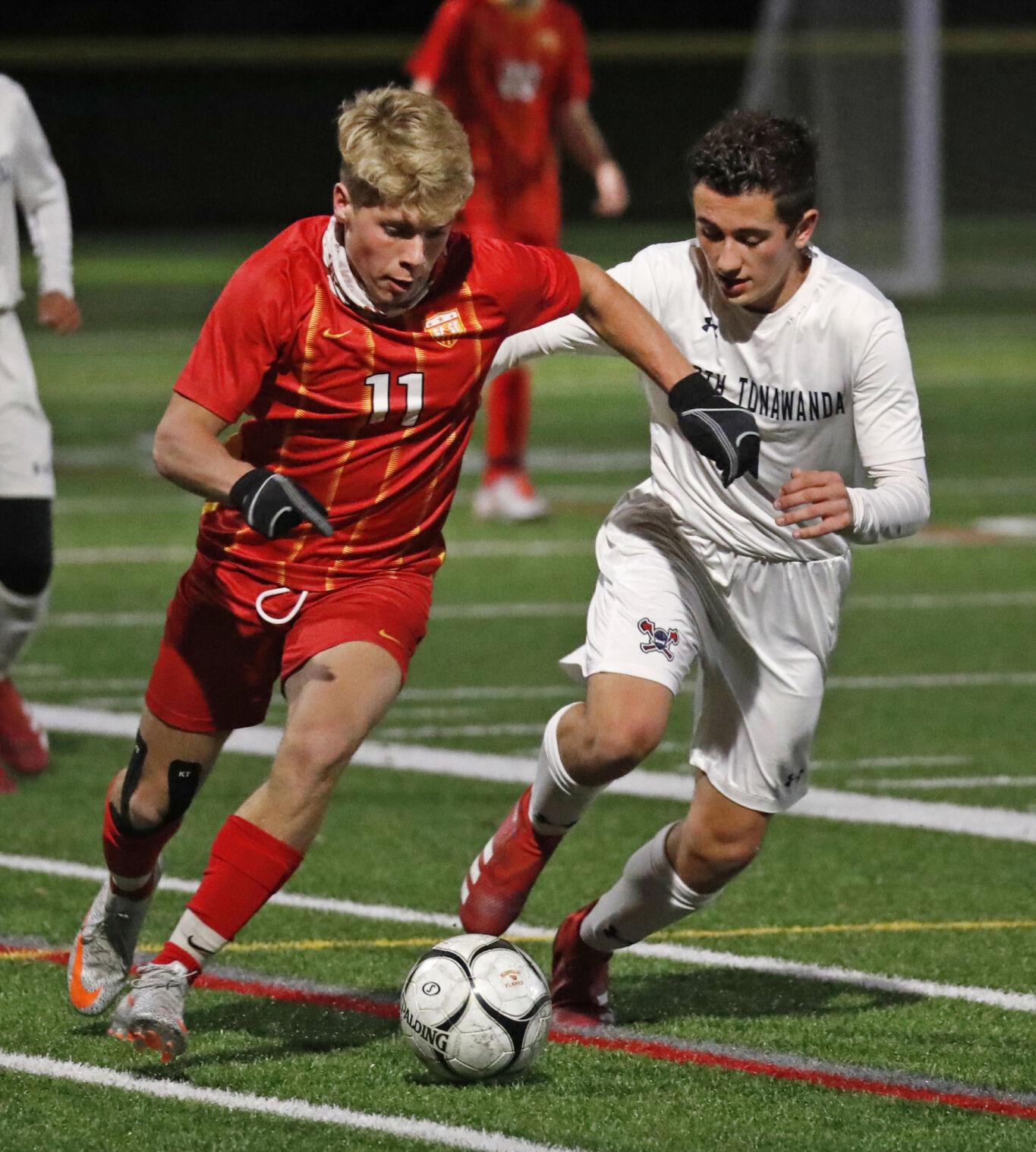 Williamsville East boys soccer advances after defeating guests North