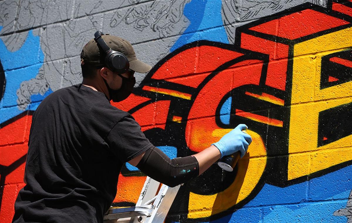 Muralist Chuck Tingley Pays Tribute To Frontline Workers Multimedia Buffalonews Com Chuck tingley lives in buffalo, ny, where he graduated with a bfa in painting at buffalo state college. muralist chuck tingley pays tribute to