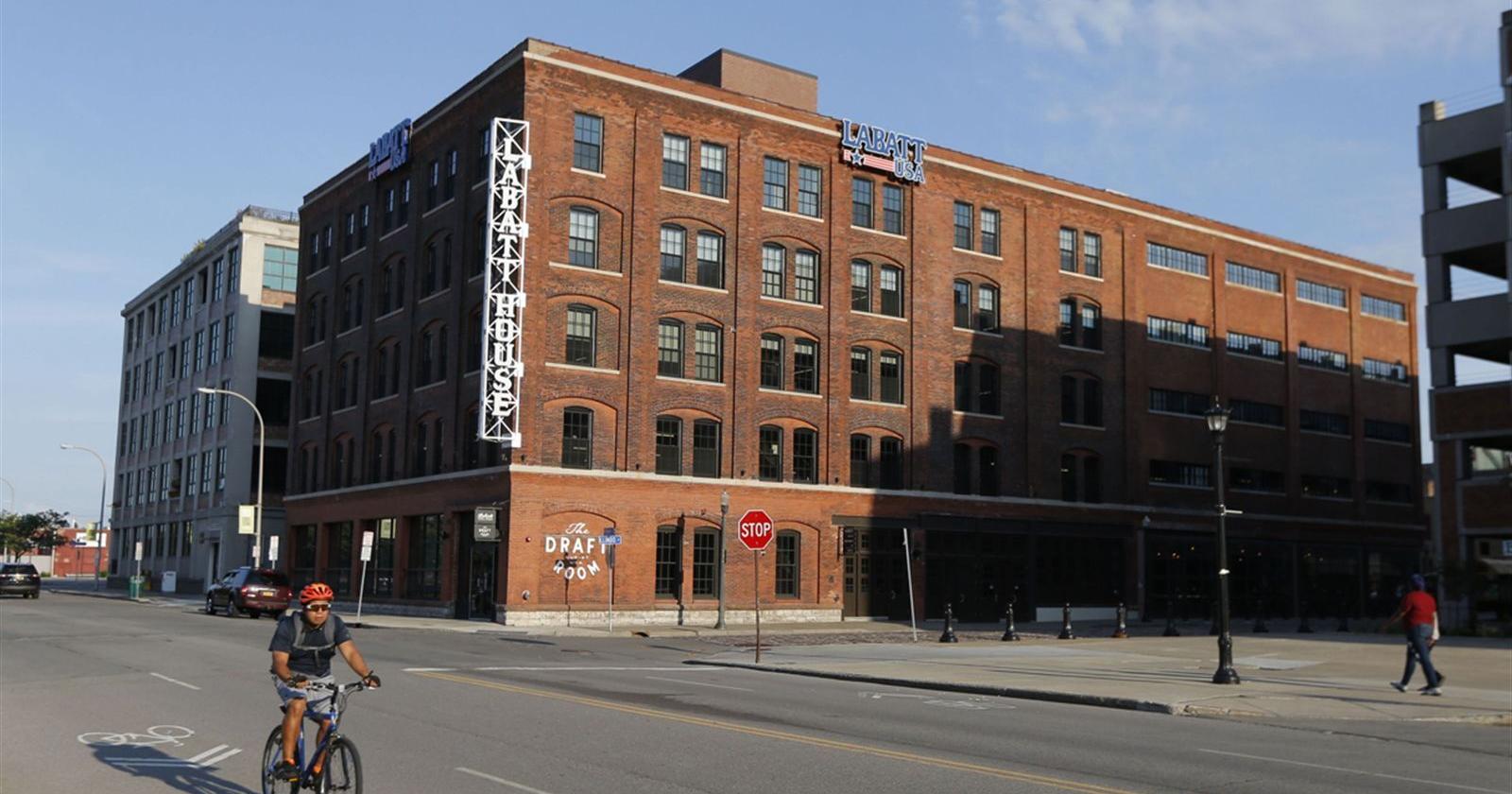 Labatt puts Perry Street offices, brewery up for sublease - Vimarsana News