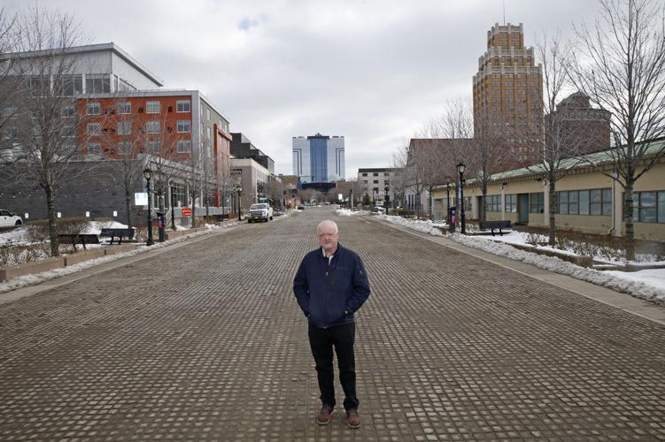 How many tourists come to Niagara Falls? The answer depends on who's