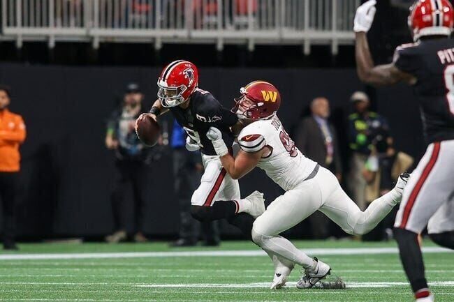 Bills sign defensive end Casey Toohill