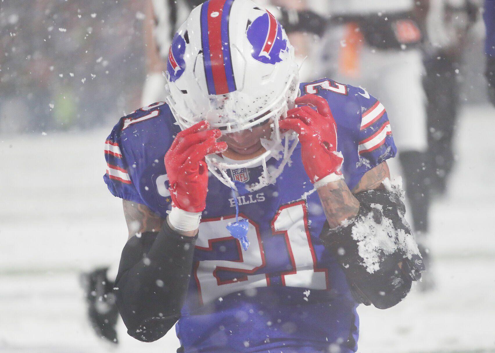Ex-Bills player blames snow for playoff loss to Bengals, says roof