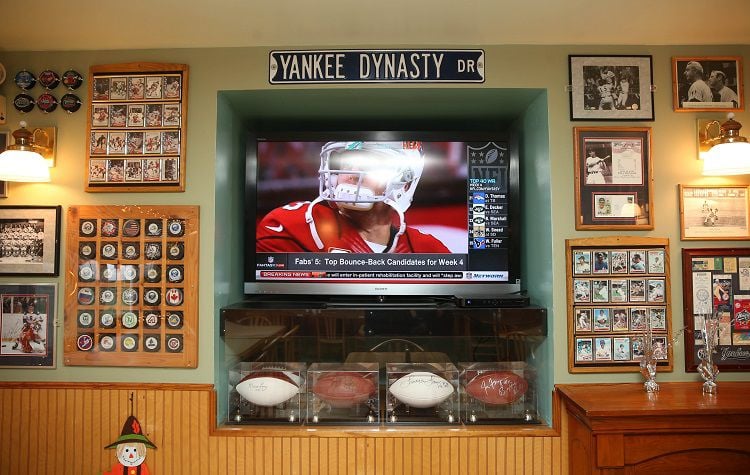 Marinaro's Larkin Tavern is a sports memorabilia haven