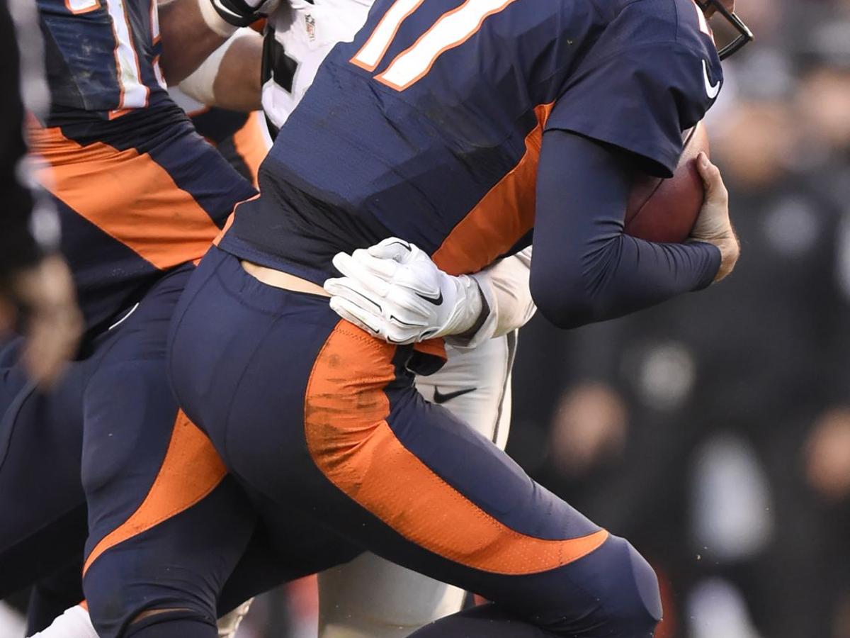 Download Former Ub Star Mack Wreaking Havoc As A Raider Buffalo Bills News Nfl Buffalonews Com