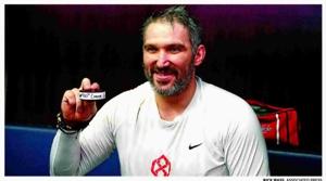 Ovechkin charters NHL's 900 club