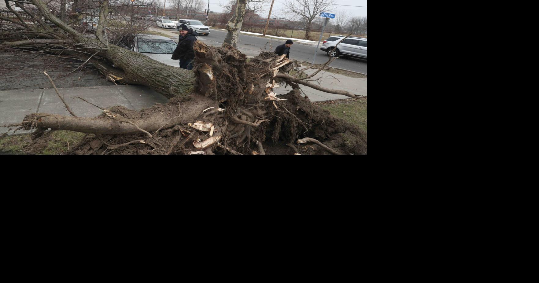 Hurricaneforce gusts, Lake Erie seiche possible Sunday