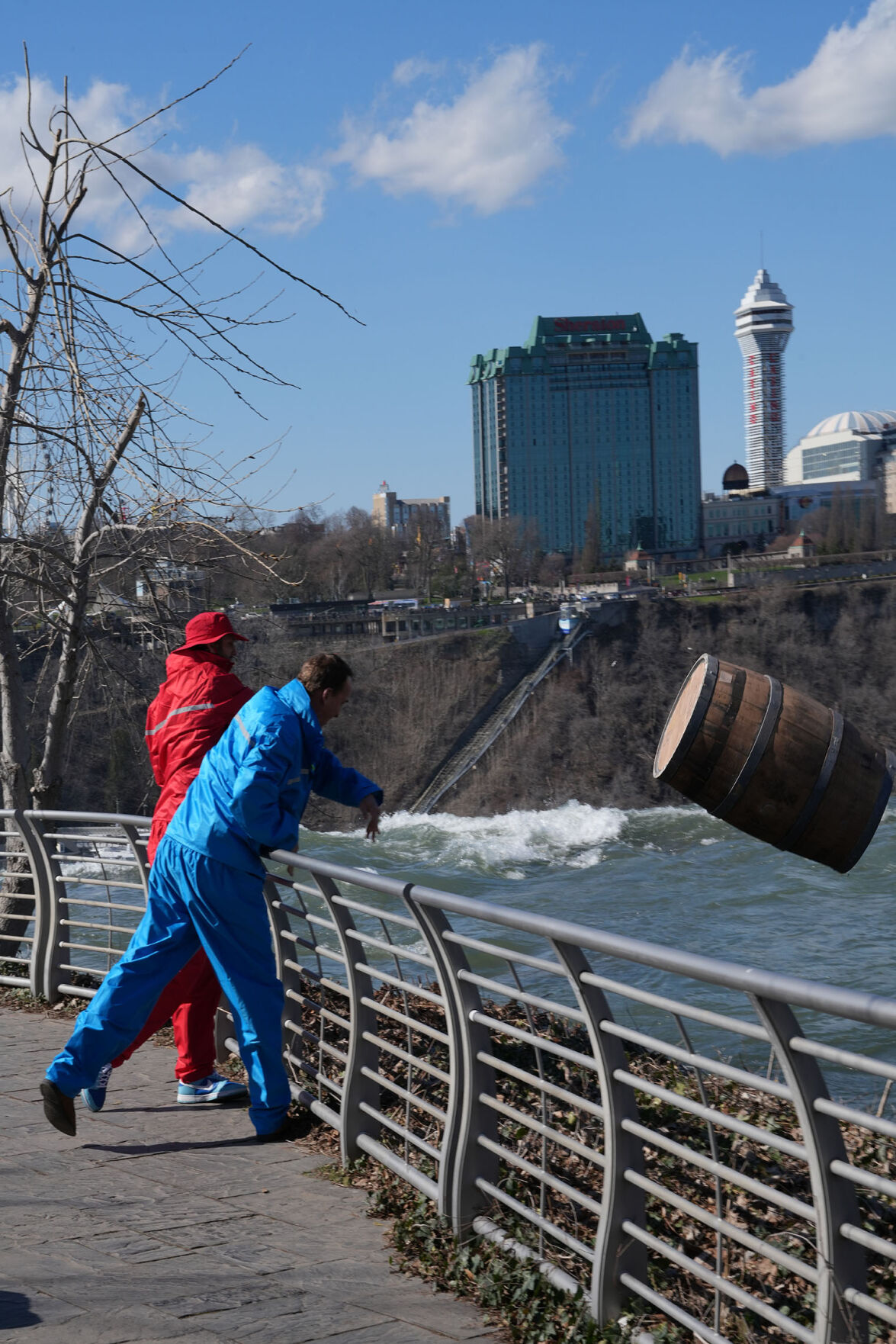 Payton Manning's show takes a look at Buffalo sports curse