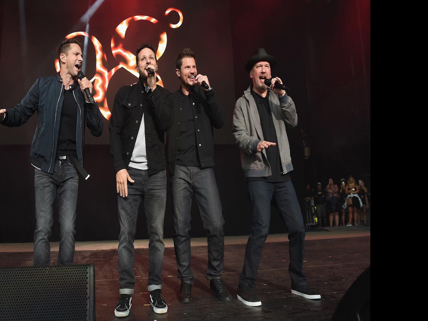 Was Nick Lachey In 98 Degrees Christmas Concert 2021