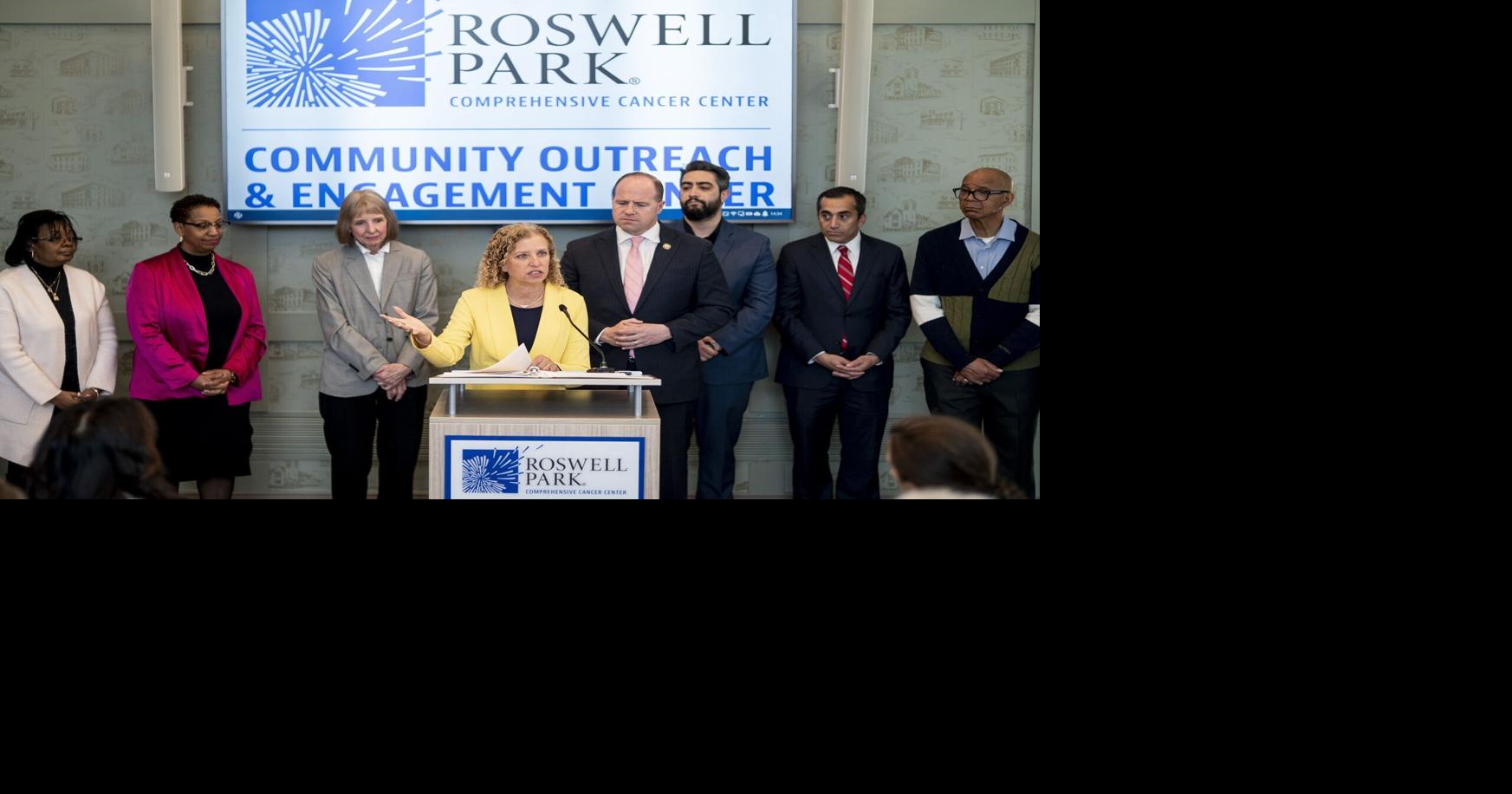 Image for Wasserman Schultz visits Roswell Park to push cancer bills