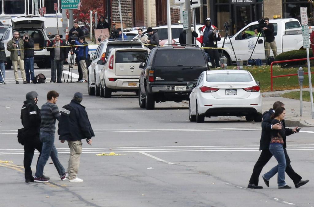4 Hour Downtown Hostage Ordeal Ends When Gunman Takes His Life Local News Buffalonews Com
