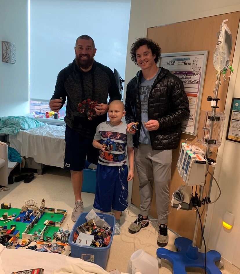 Bills' Dawson Knox surprises birthday boy who raised money for tight end's  favorite charity