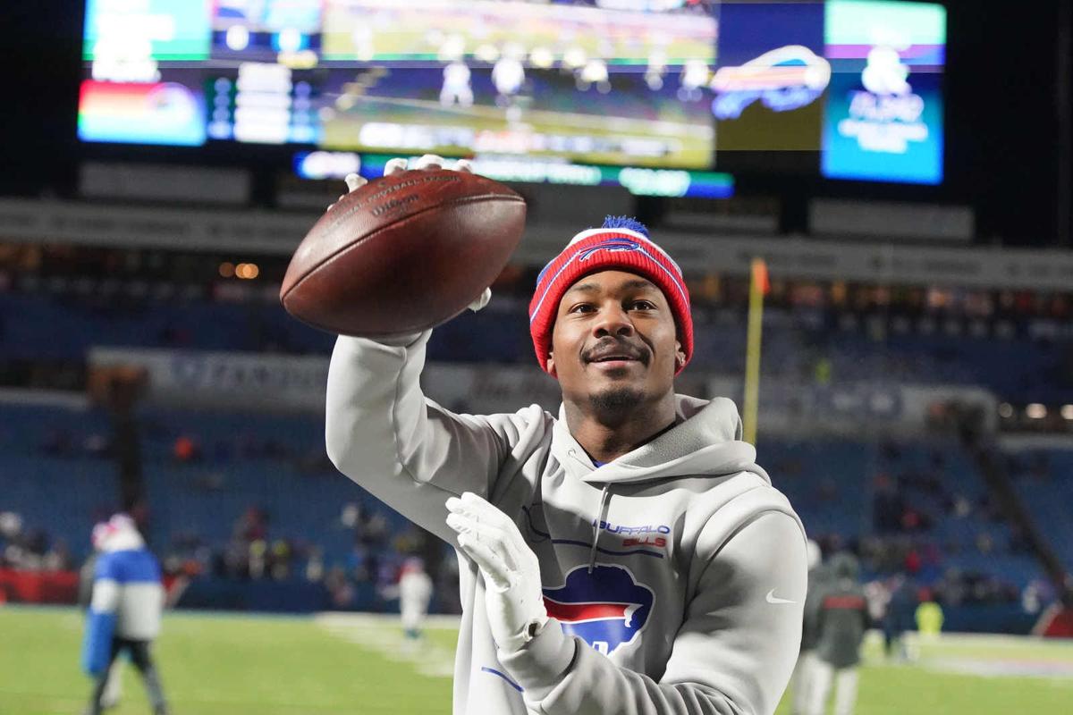 Bills receiver Stefon Diggs agrees to a four-year, $96-million