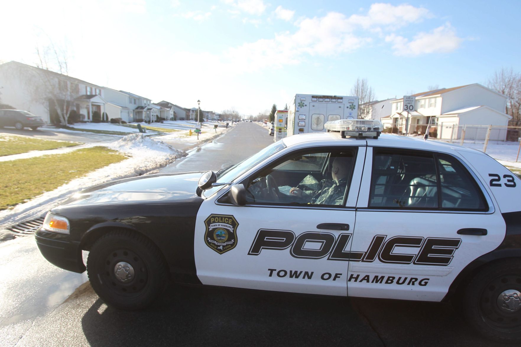 Standoff with barricaded Hamburg man ends after more than 15 hours